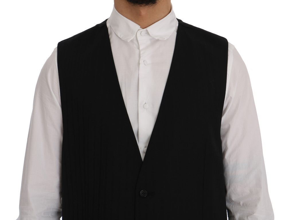 Crafted from a sumptuous blend of wool and elastane for comfort