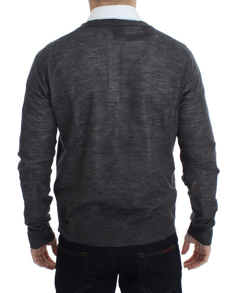 Premium mix of materials including wool, acrylic, and metal 