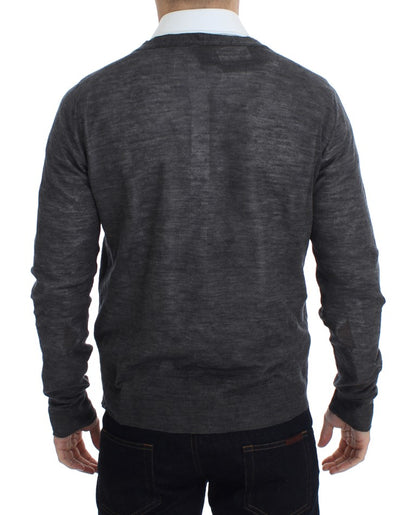  Premium mix of materials including wool, acrylic, and metal 