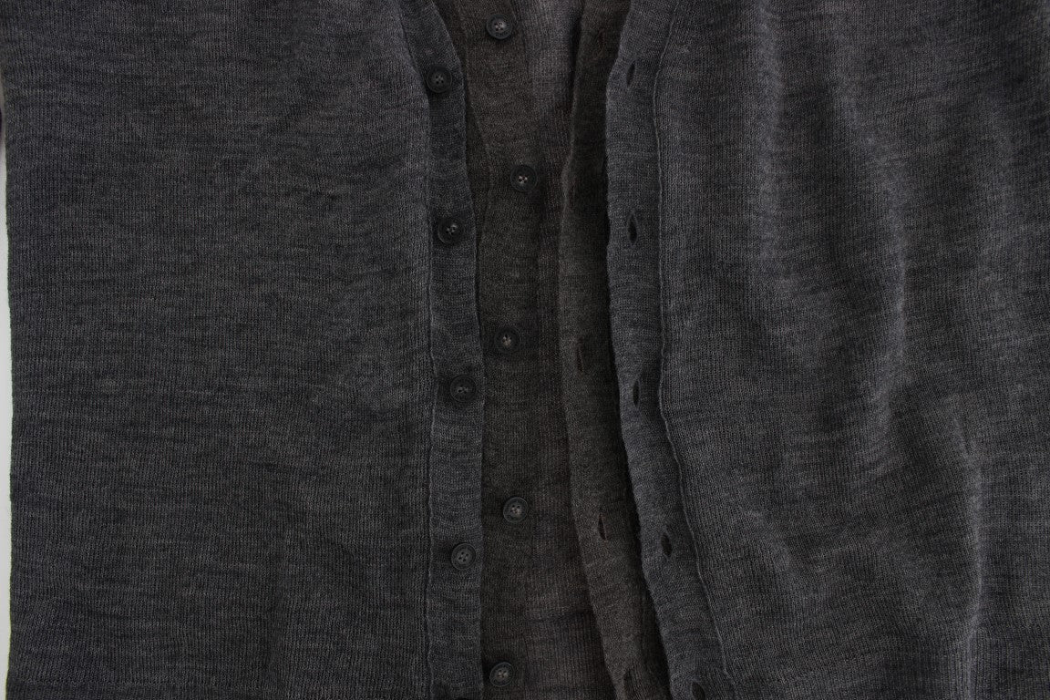  Chic and stylish gray cardigan sweater with a seamless blend of luxury