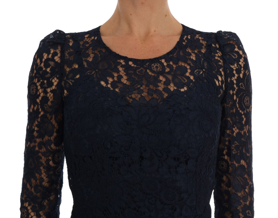 Mesmerizing blue hue complemented with discreet back zipper