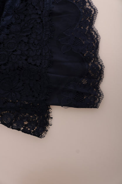Lining made from 76% Silk, 16% Cotton, 4% Elastane, 4% Nylon