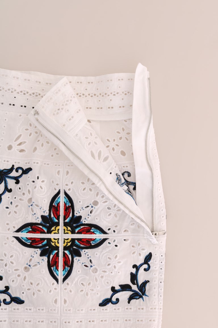 Multicolor capri pants with intricate Majolica embroidery