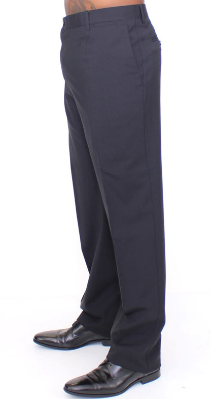 Luxurious black wool trousers with defined pleating