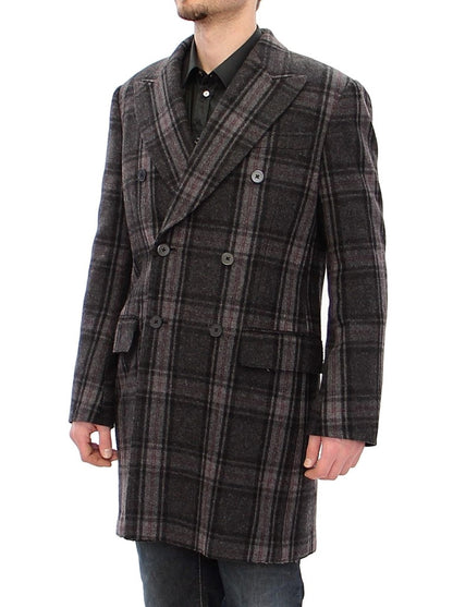 Detailed with leather accents for an extra touch of luxury