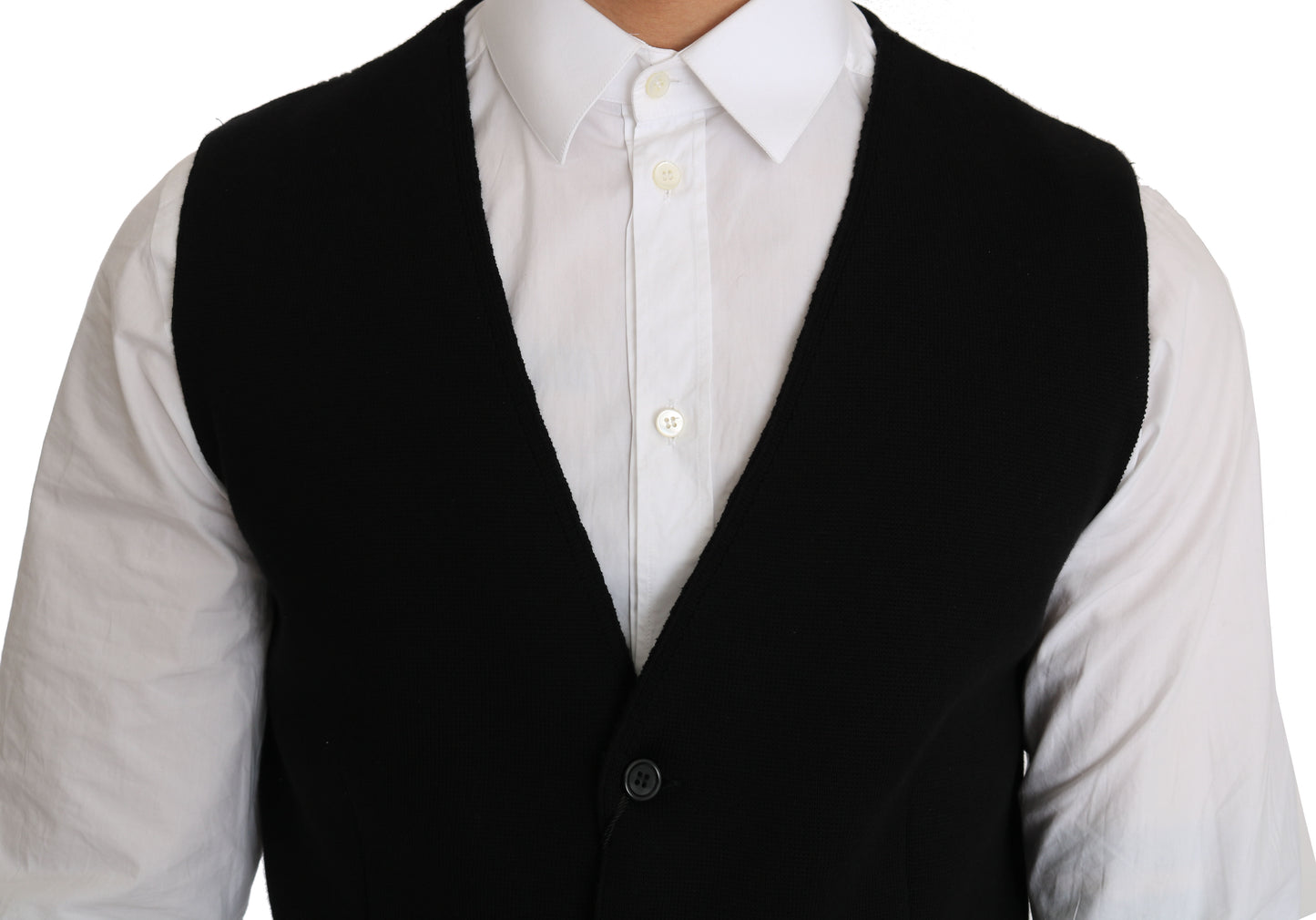  Italian-made slim fit vest in premium 100% cotton material 