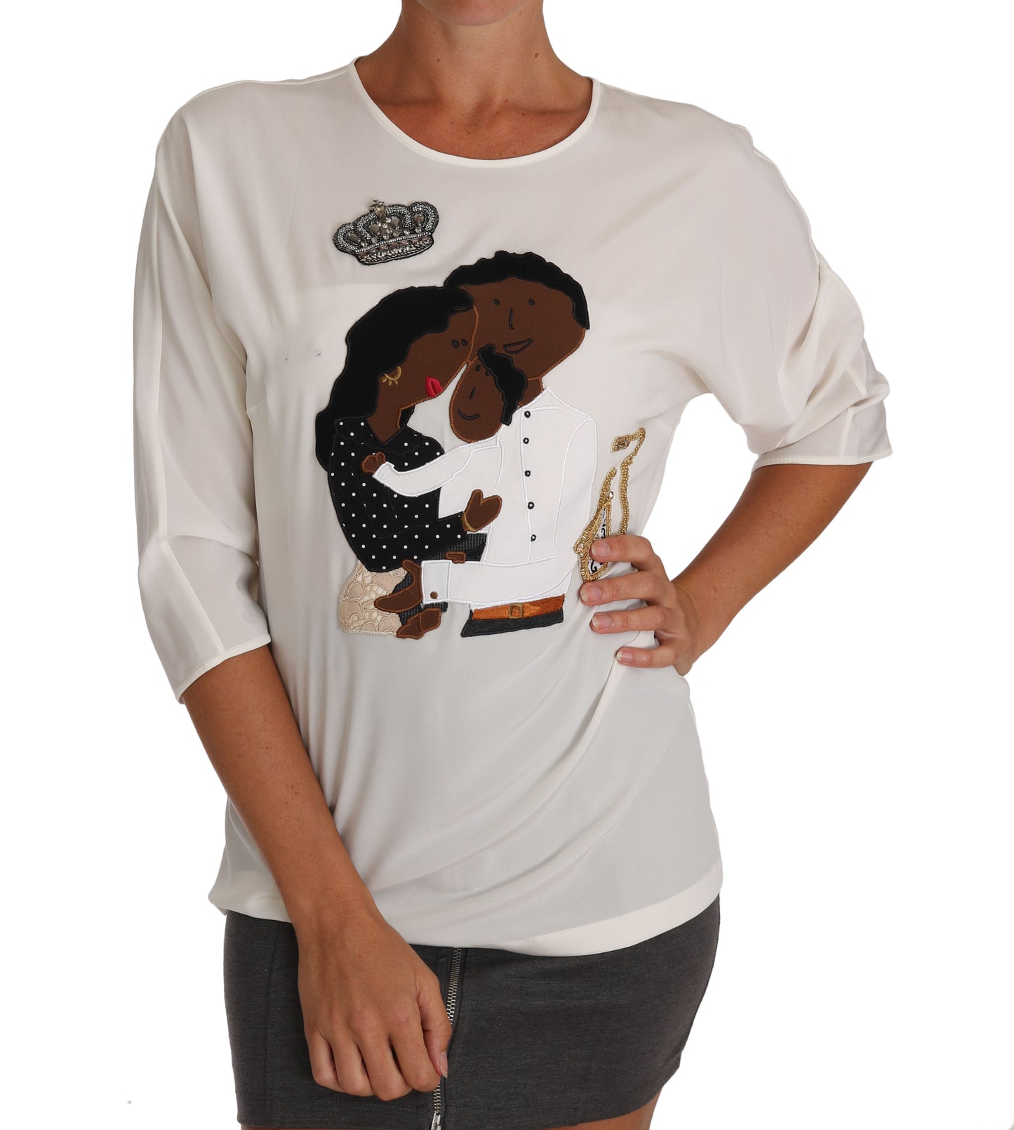 Exquisite Dolce & Gabbana silk blend crewneck blouse with 3/4 sleeves and dgfamily applique