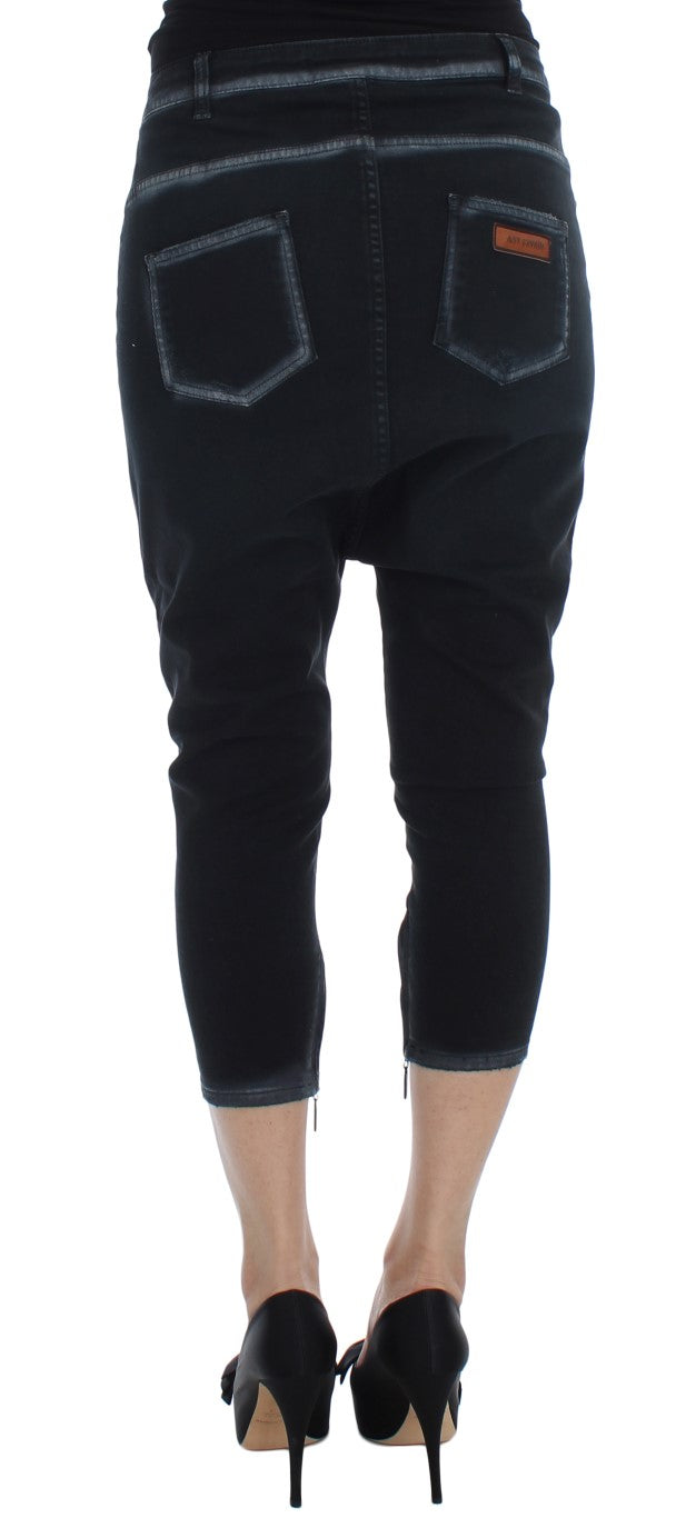 High-quality blend of 98% cotton and 2% elastane for durability