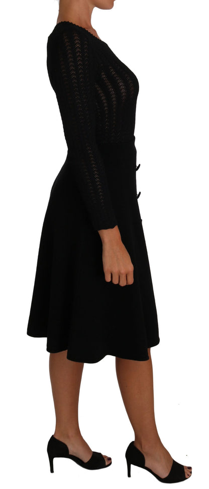 Luxurious blend of wool and viscose for comfort and flattering silhouette