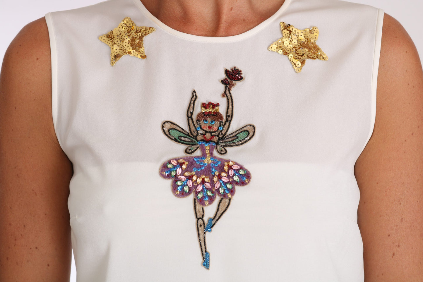 Luxurious Italian-crafted blouse with sequined embroidery