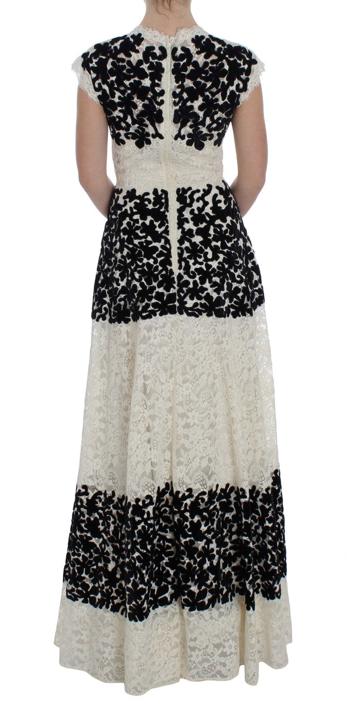 Stretch silk lining for comfort and elegance